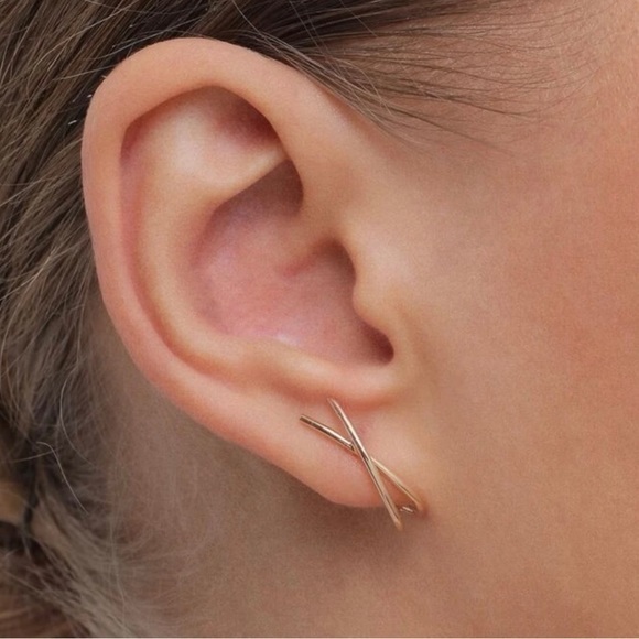 None Jewelry - Gold Criss Crossed Earrings